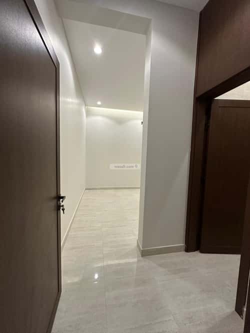 5 bedroom villa in Al Janadriyah 17
