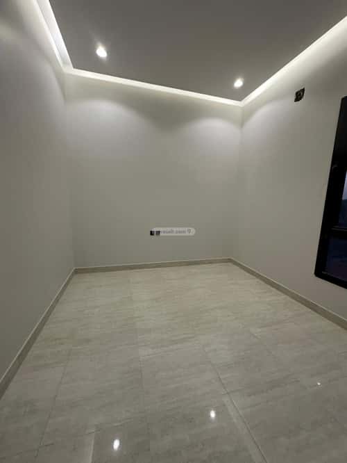 5 bedroom villa in Al Janadriyah 16