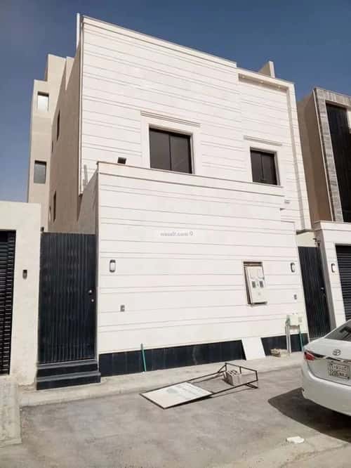 4 bedroom villa in Al Janadriyah 2
