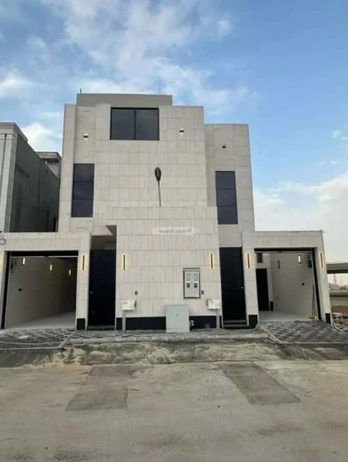 4 bedroom villa in Al Maizilah 5