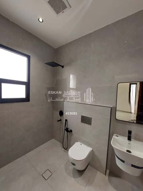 5 bedroom floor in Al Maizilah 1