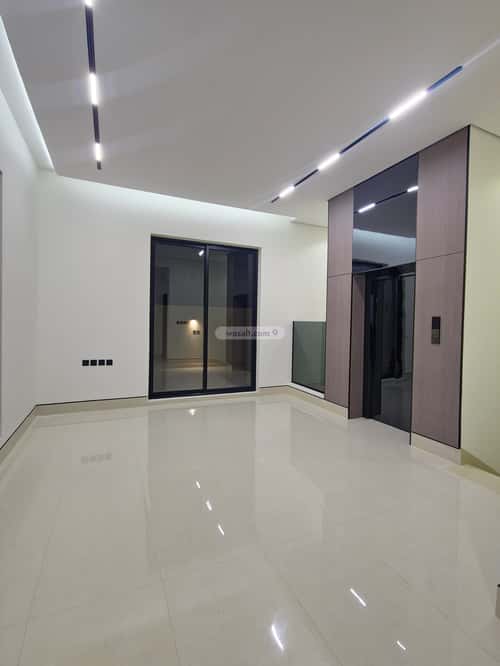 5 bedroom villa in Al Mahdiyyah 3