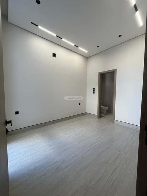 5 bedroom villa in Al Mahdiyyah 13