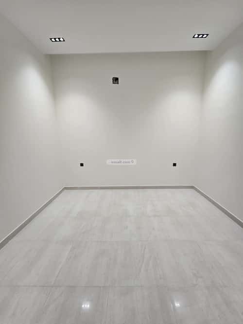 5 bedroom floor in Tuwaiq 2