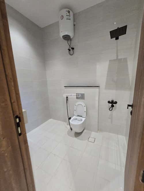 5 bedroom floor in Tuwaiq 3