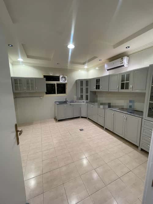 5 bedroom floor in Al Aqiq 5