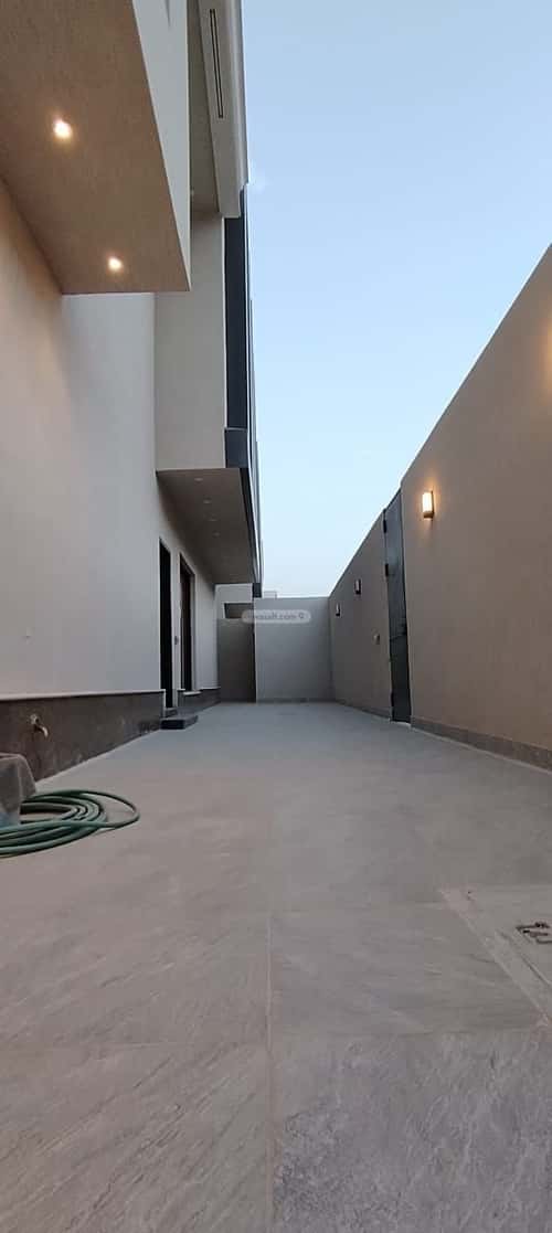 5 bedroom villa in Al Rimal 3