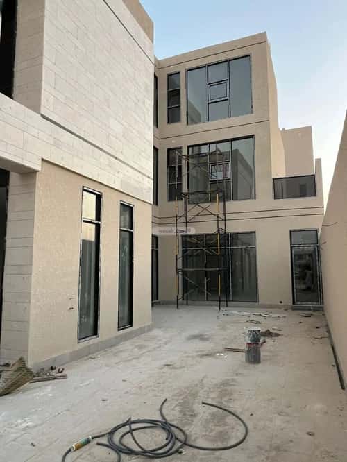 5 bedroom villa in Al Mahdiyyah 1