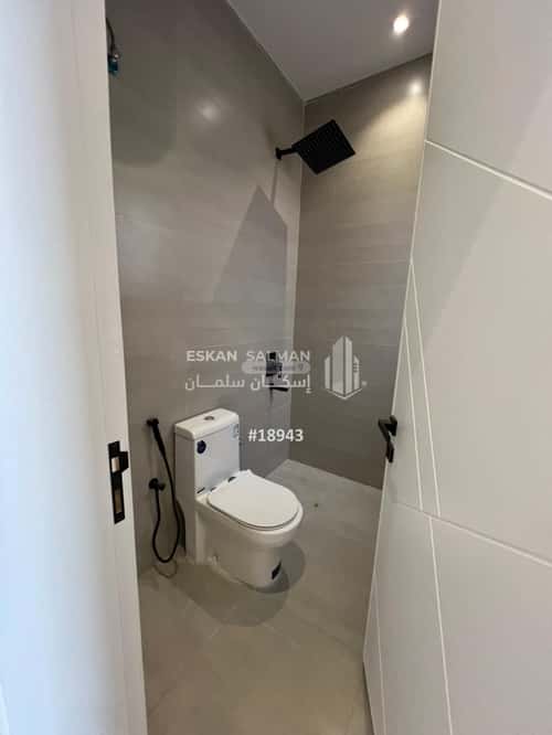 6 bedroom apartment in Al Janadriyah 5