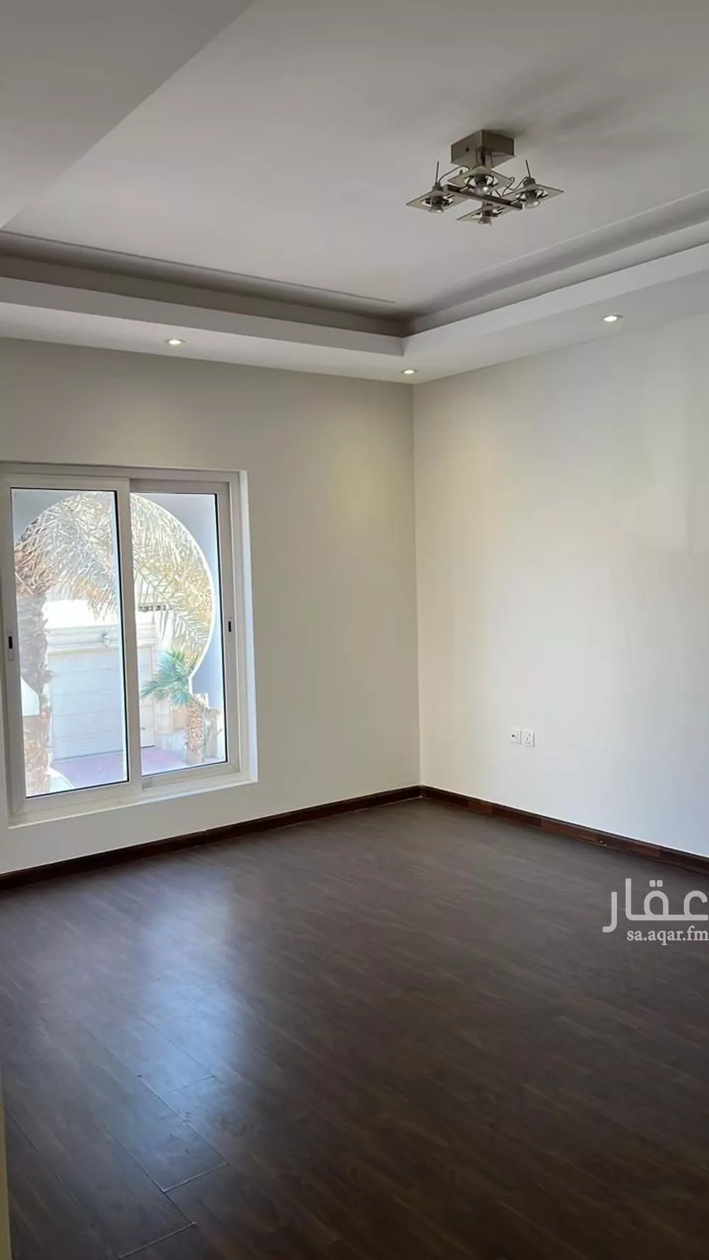 فيلا 5 غرف في الملقا 6