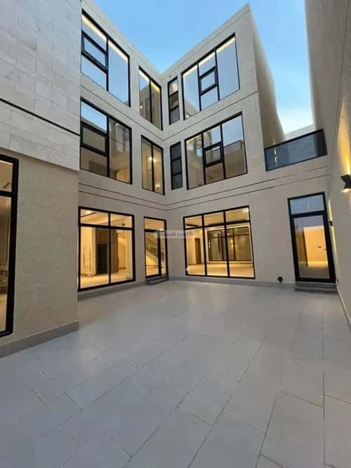 4 bedroom villa in Al Mahdiyyah 3