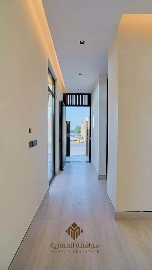 4 bedroom villa in Al Mahdiyyah 3