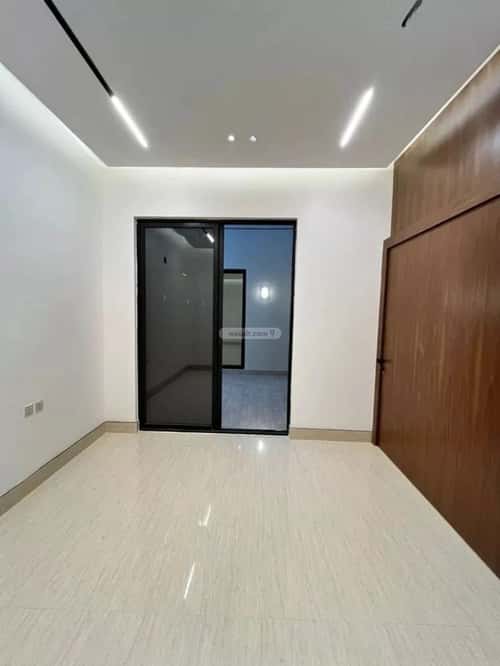 5 bedroom villa in Al Mahdiyyah 9
