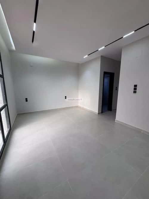 5 bedroom villa in Al Mahdiyyah 3