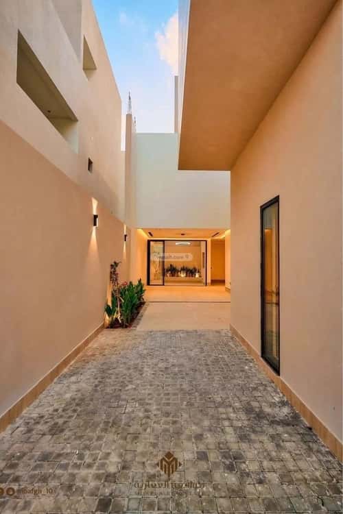 5 bedroom villa in Al Mahdiyyah 1