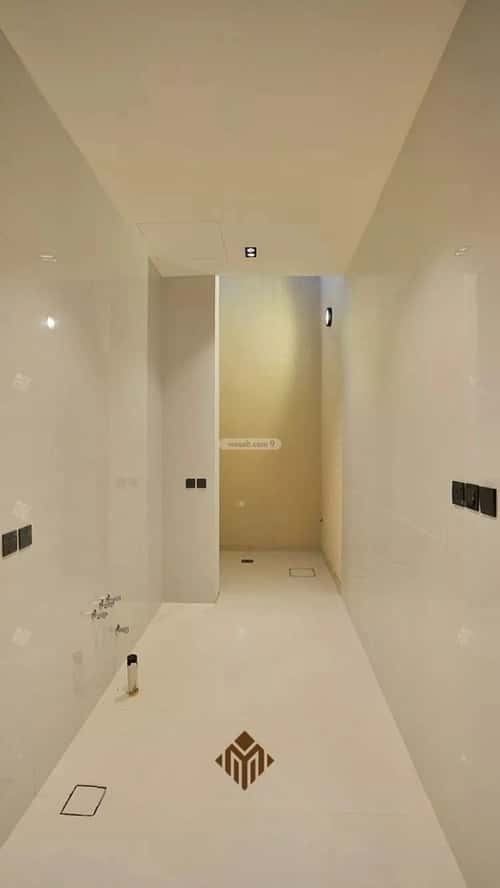 6 bedroom villa in Al Mahdiyyah 3