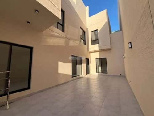 6 bedroom villa in Al Mahdiyyah 4