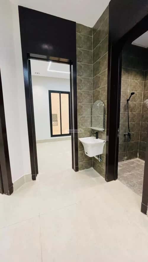 5 bedroom villa in Al Uraija Al Gharbi 2
