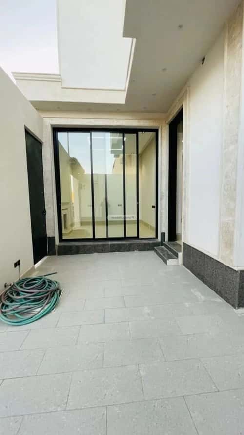 5 bedroom villa in Al Uraija Al Gharbi 5