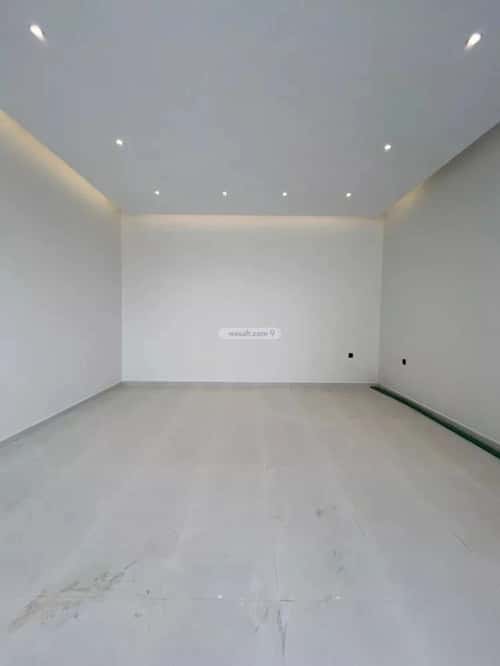 5 bedroom villa in Al Mahdiyyah 2