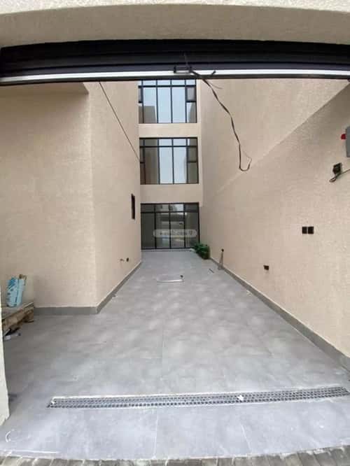 5 bedroom villa in Al Mahdiyyah 4