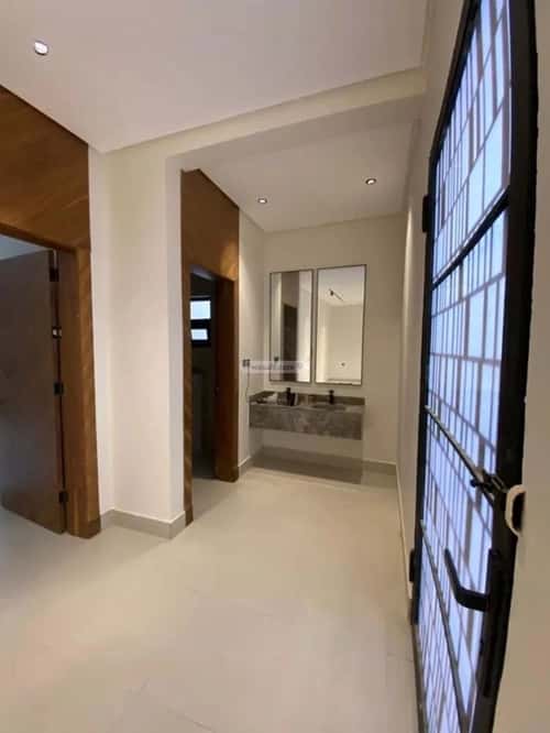 5 bedroom villa in Al Mahdiyyah 3