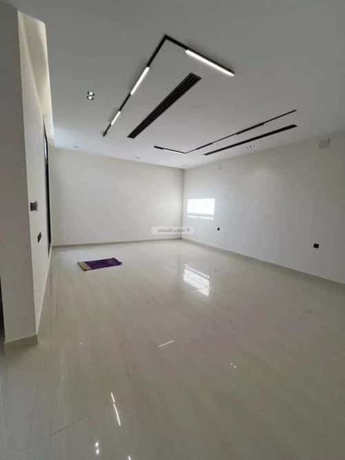 5 bedroom villa in Al Mahdiyyah 2