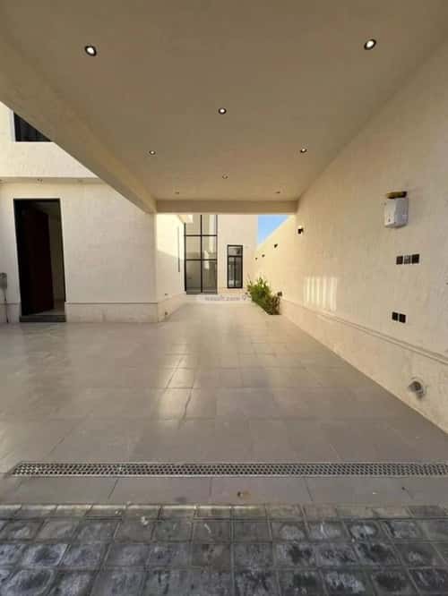 5 bedroom villa in Al Mahdiyyah 3