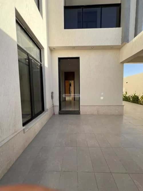 5 bedroom villa in Al Mahdiyyah 4