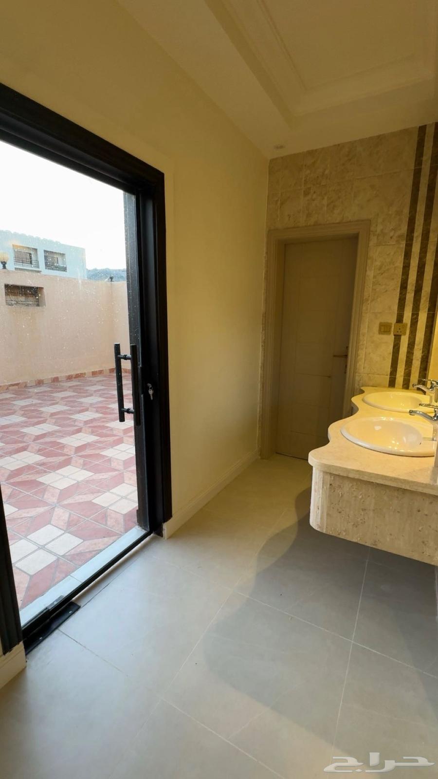4 bedroom apartment in Wadi Jaleel 2