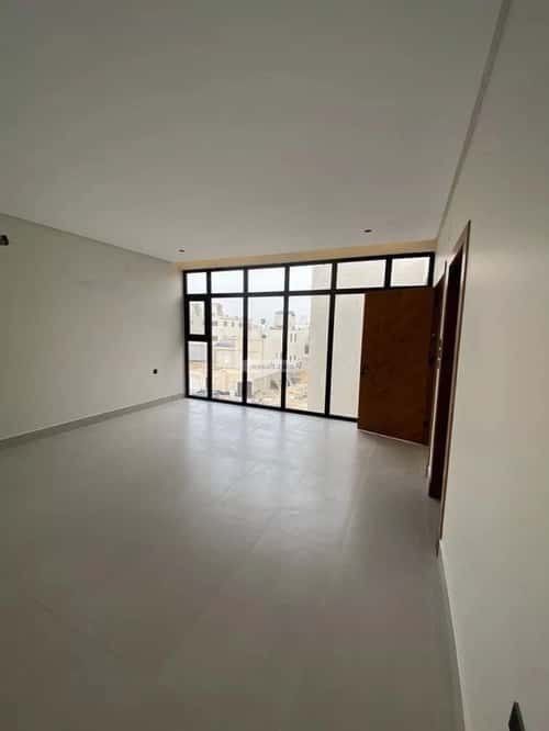 5 bedroom villa in Al Mahdiyyah 2