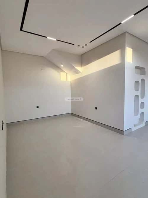5 bedroom villa in Al Mahdiyyah 2
