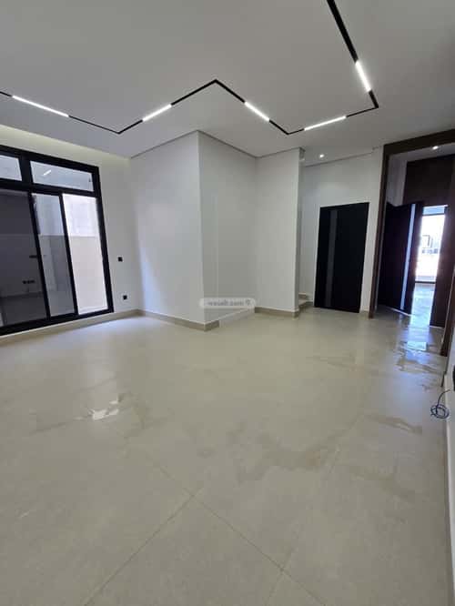 5 bedroom apartment in Al Maizilah 7