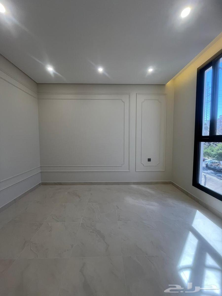 6 bedroom apartment in Al Umrah Al Jadidah 12
