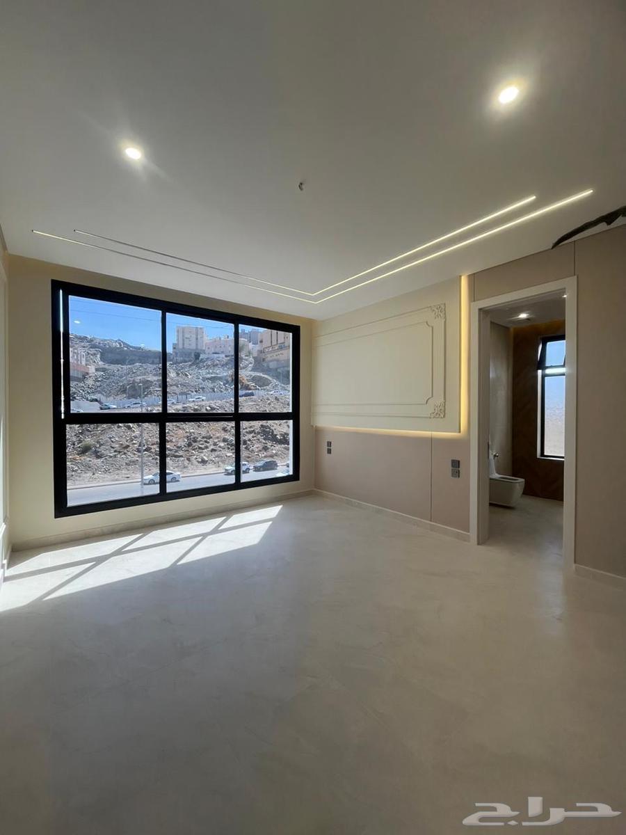 6 bedroom apartment in Al Umrah Al Jadidah 9