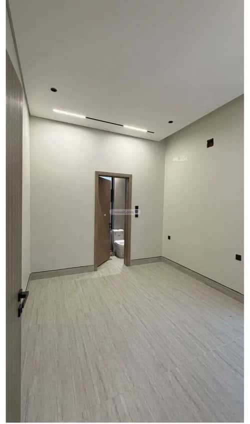 5 bedroom villa in Al Mahdiyyah 2