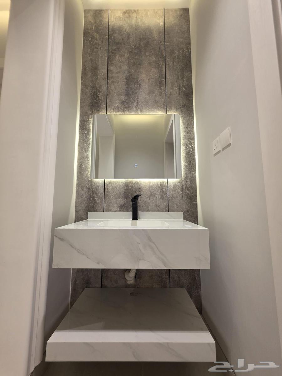 6 bedroom apartment in King Fahd 13