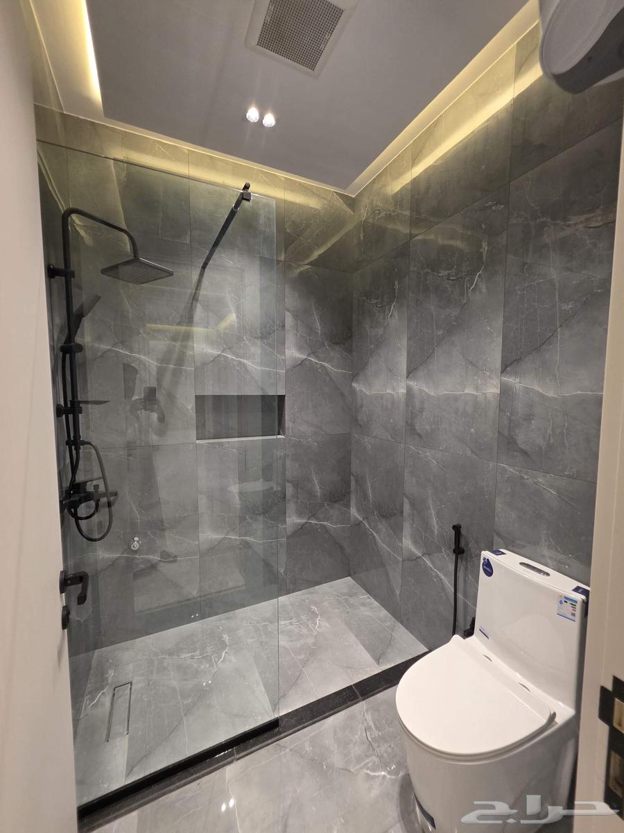 6 bedroom apartment in King Fahd 19