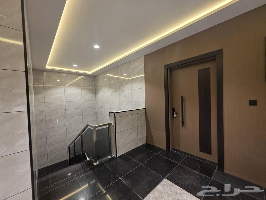 6 bedroom apartment in King Fahd 27