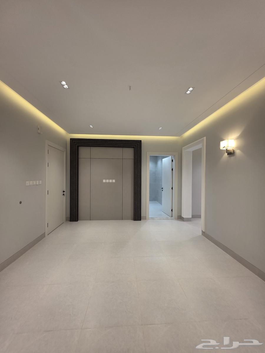 6 bedroom apartment in King Fahd 10