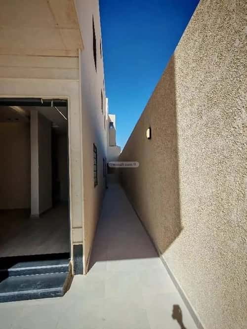 6 bedroom villa in Al Janadriyah 4