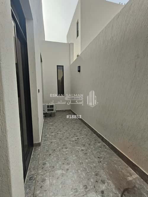 7 bedroom floor in Al Janadriyah 4