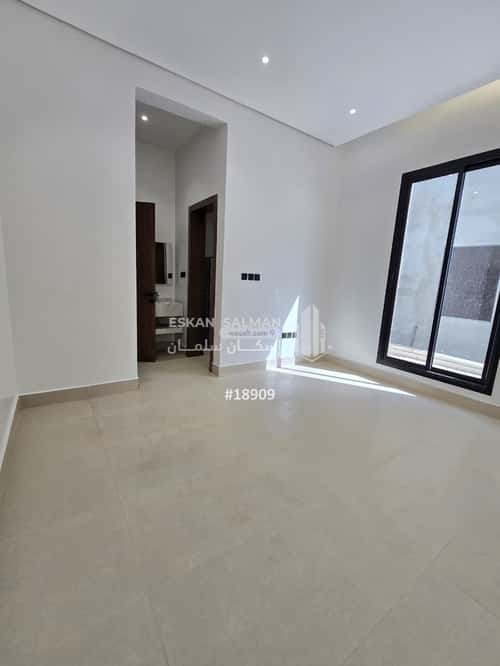 7 bedroom villa in Al Maizilah 4