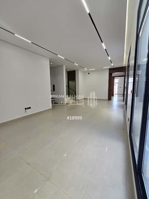 7 bedroom villa in Al Maizilah 12