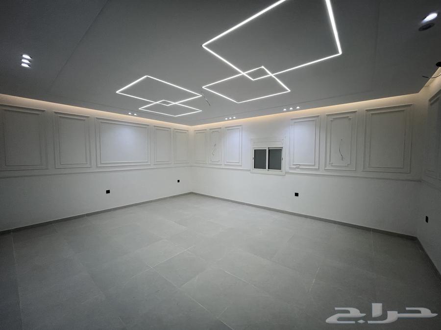 5 bedroom apartment in Al Buhayrat 4