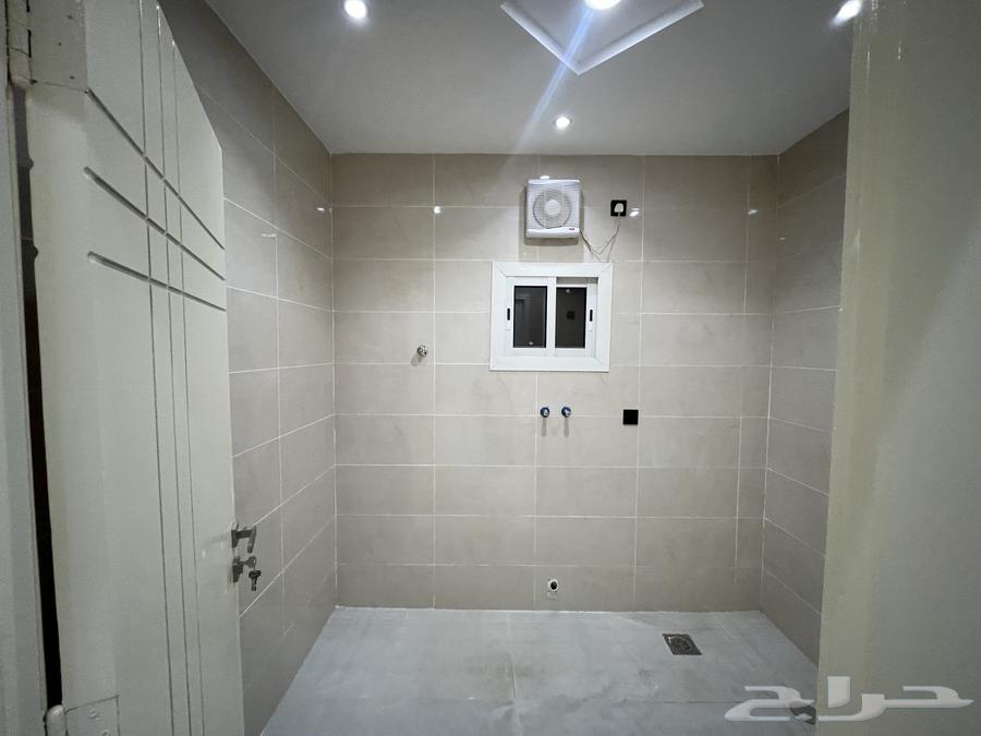 5 bedroom apartment in Al Buhayrat 5
