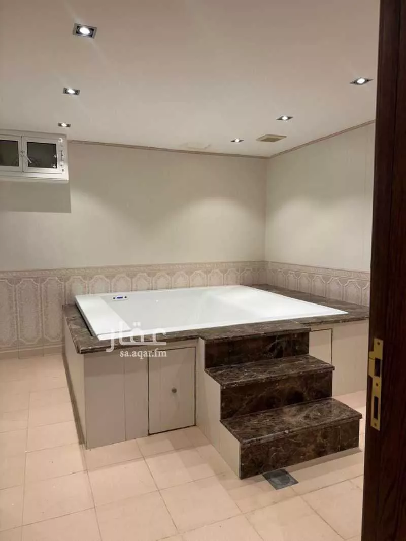 5 bedroom villa in Al Wahah, Riyadh 14