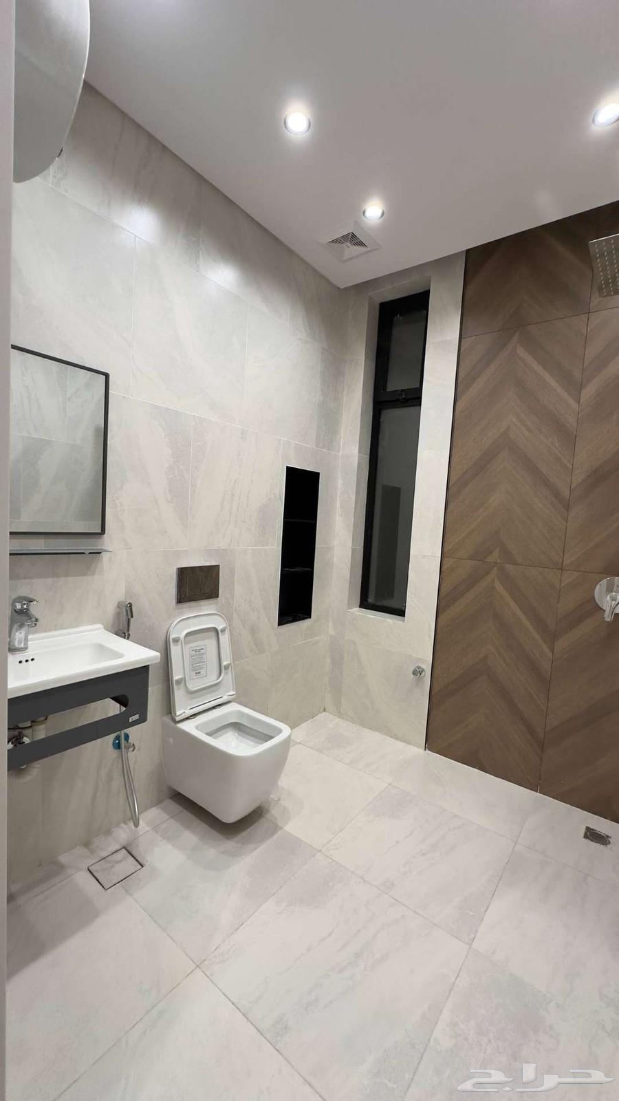 5 bedroom apartment in Batha Quraysh 14