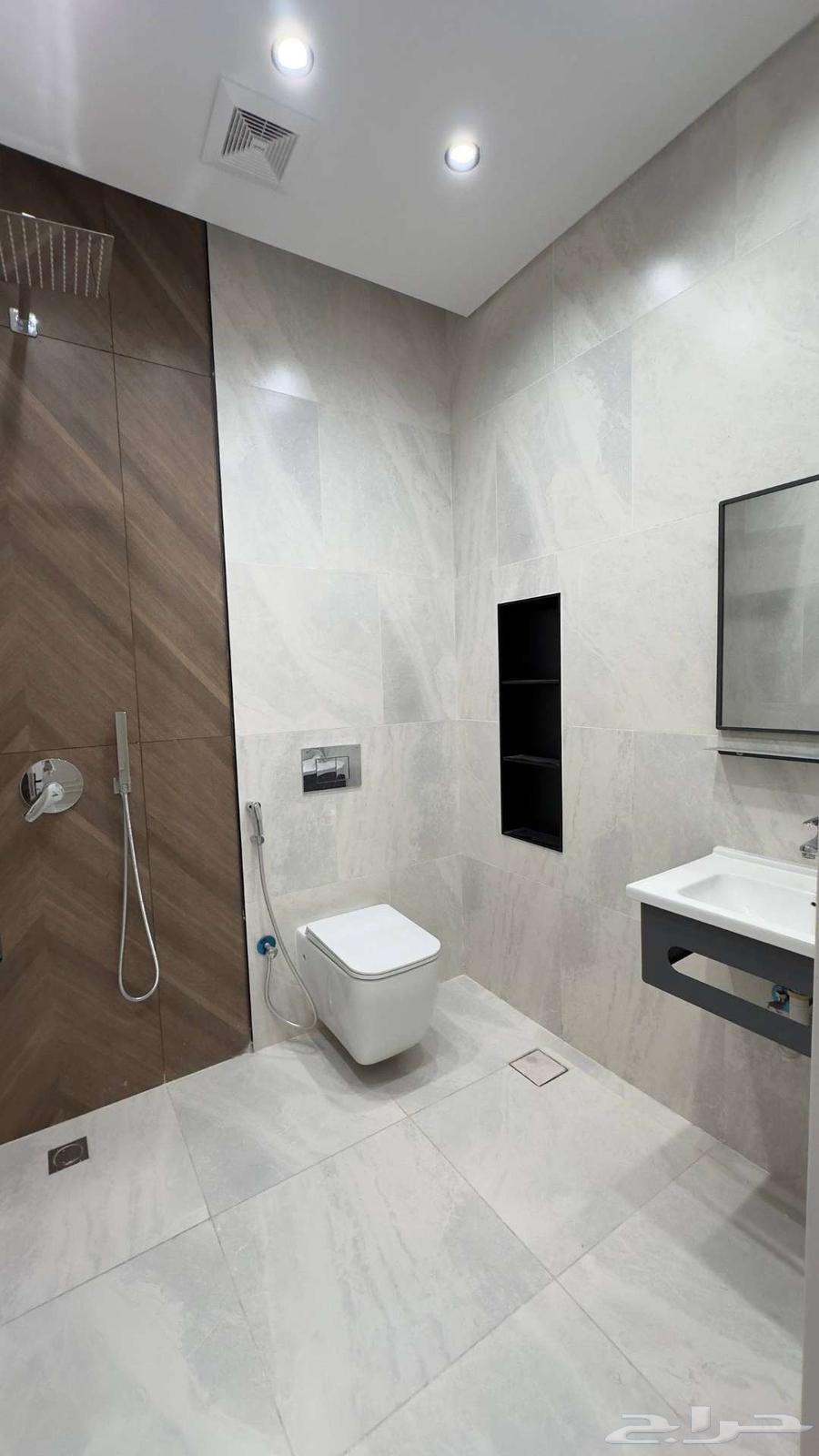 5 bedroom apartment in Batha Quraysh 16