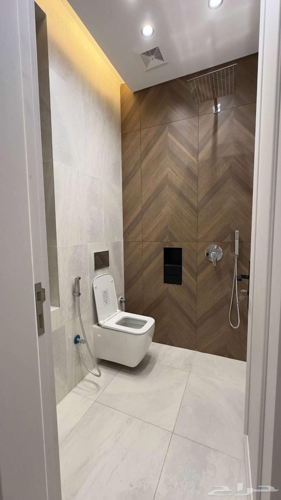 5 bedroom apartment in Batha Quraysh 5